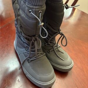 Women's Gray Winter Boots